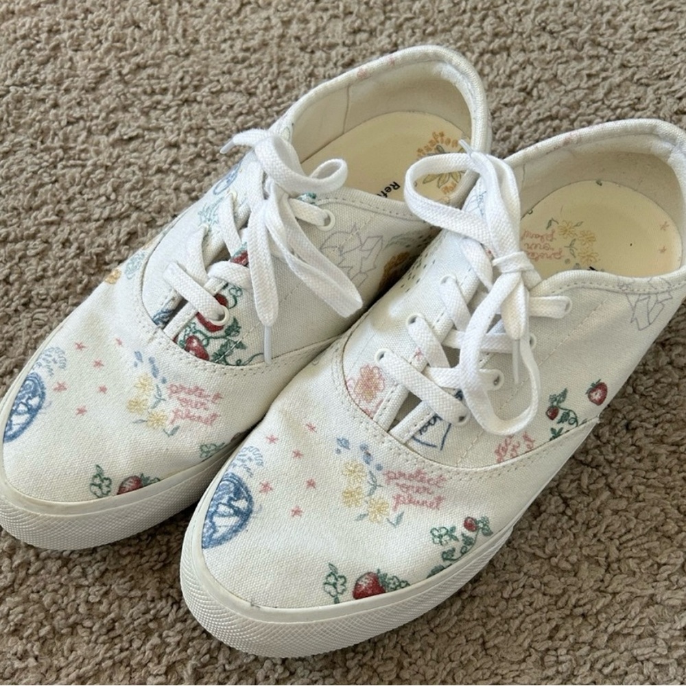 Reformation Women’s Hazel Canvas Doodle sneakers